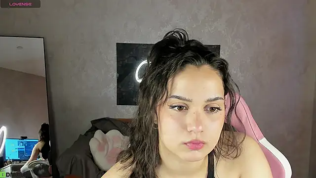 Vivien Ross online show from 6, 5, 2026