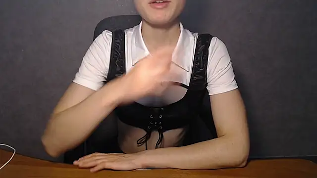 Snapshot of EveLiaka chatting on 27, 5, 2026 EveLiaka online show from 27, 5, 2026