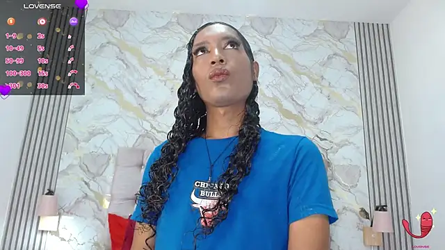 Mia Hiills online show from 25, 5, 2026
