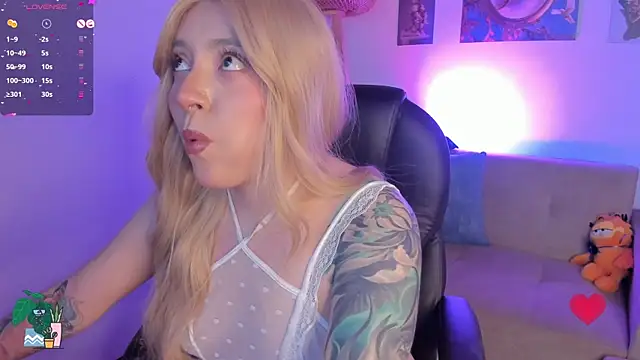 SpicyVainillaa  online show from 28, 4, 2026