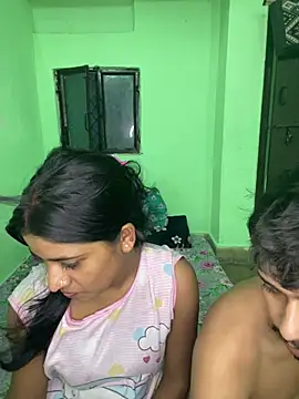 hot-couple-0 online show from 28, 6, 2026