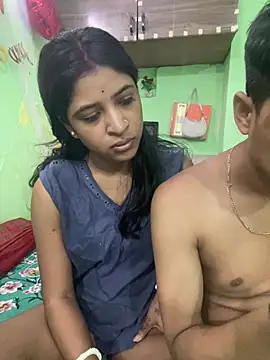 hot-couple-0 online show from 17, 7, 2026