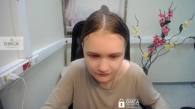  donnaSia  online show from 12, 7, 2026