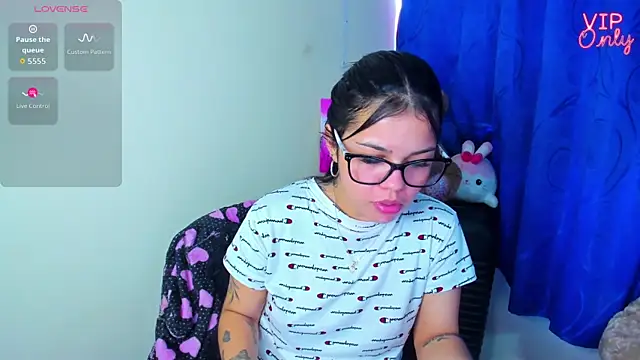 Snapshot of angelina_77 chatting on 9, 7, 2026 angelina 77 online show from 9, 7, 2026