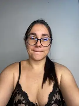 mia khalaf online show from 10, 5, 2026