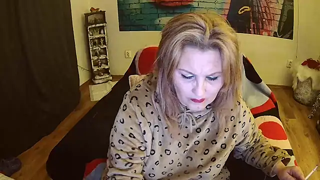 Snapshot of Divineblond chatting on 14, 1, 2025 Divineblond online show from 14, 1, 2025