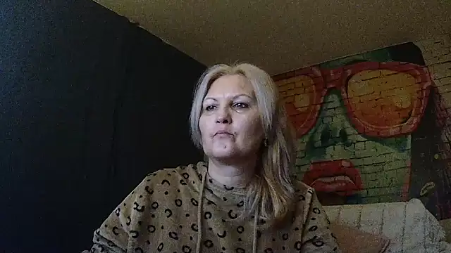 Snapshot of Divineblond chatting on 21, 1, 2025 Divineblond online show from 21, 1, 2025