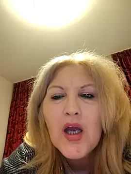 Snapshot of Divineblond chatting on 21, 1, 2025 Divineblond online show from 21, 1, 2025