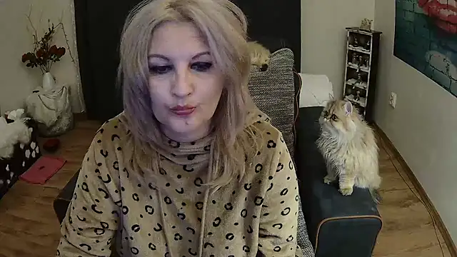 Snapshot of Divineblond chatting on 28, 1, 2025 Divineblond online show from 28, 1, 2025
