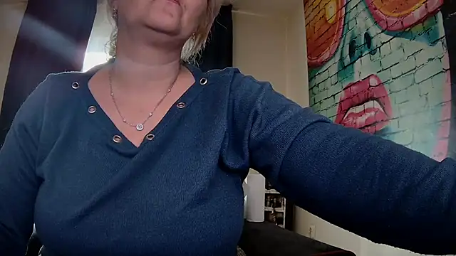 Snapshot of Divineblond chatting on 29, 1, 2025 Divineblond online show from 29, 1, 2025