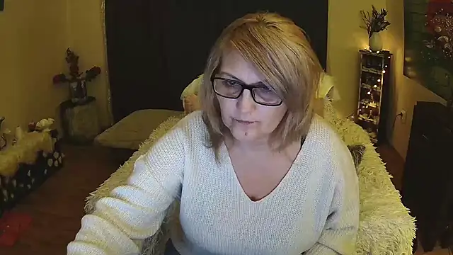 Snapshot of Divineblond chatting on 11, 2, 2025 Divineblond online show from 11, 2, 2025