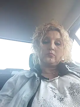 Snapshot of Divineblond chatting on 9, 3, 2025 Divineblond online show from 9, 3, 2025