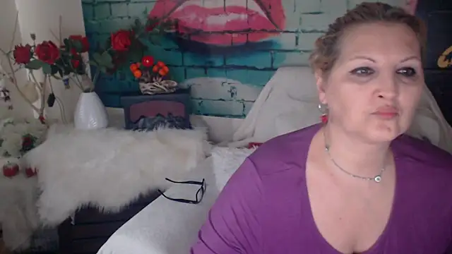 Snapshot of Divineblond chatting on 11, 3, 2025 Divineblond online show from 11, 3, 2025