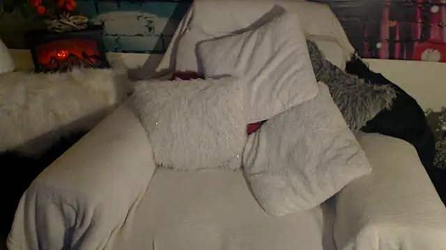 Snapshot of Divineblond chatting on 11, 3, 2025 Divineblond online show from 11, 3, 2025
