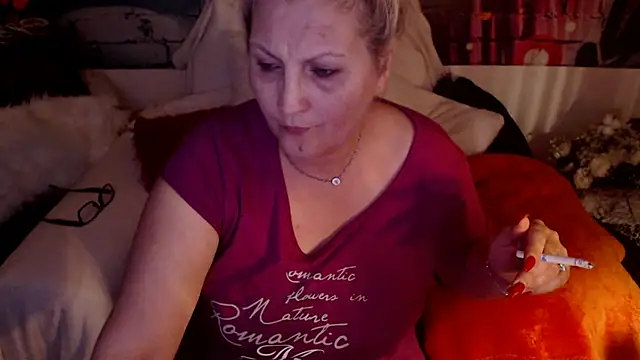Snapshot of Divineblond chatting on 13, 3, 2025 Divineblond online show from 13, 3, 2025