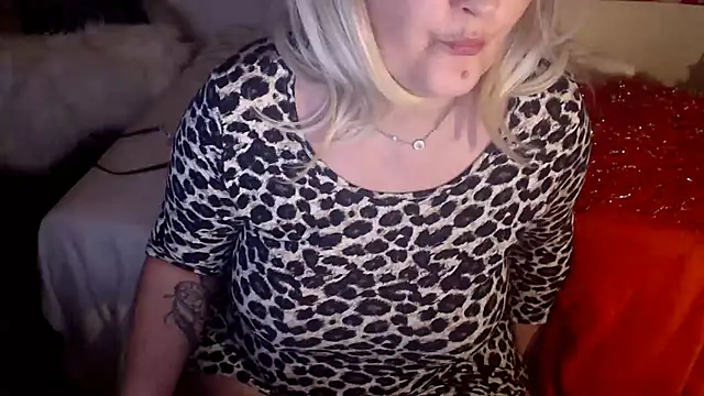 Snapshot of Divineblond chatting on 14, 3, 2025 Divineblond online show from 14, 3, 2025
