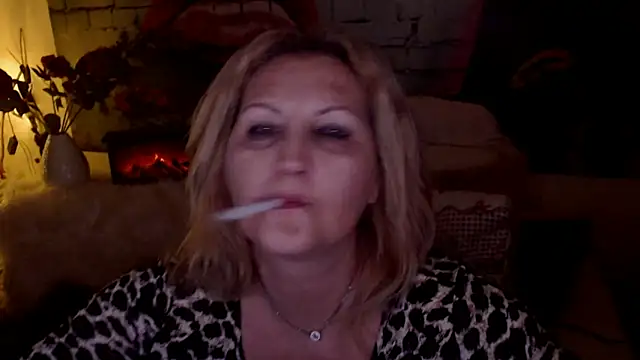 Snapshot of Divineblond chatting on 15, 3, 2025 Divineblond online show from 15, 3, 2025