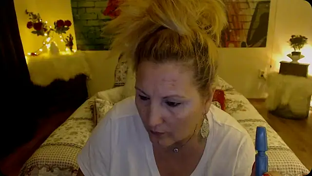 Snapshot of Divineblond chatting on 17, 3, 2025 Divineblond online show from 17, 3, 2025