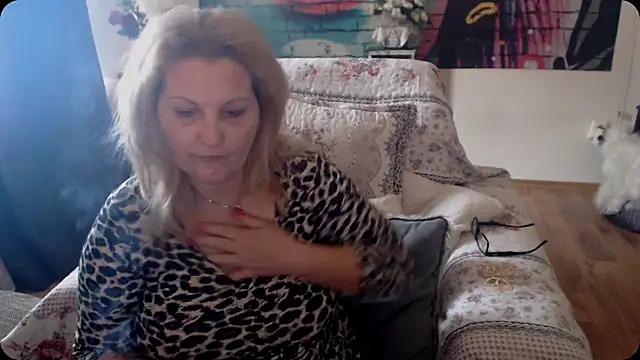 Snapshot of Divineblond chatting on 19, 3, 2025 Divineblond online show from 19, 3, 2025