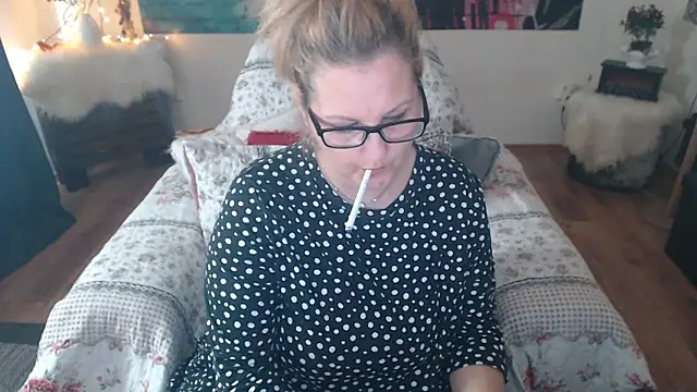 Snapshot of Divineblond chatting on 21, 3, 2025 Divineblond online show from 21, 3, 2025