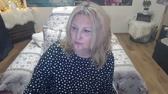 Snapshot of Divineblond chatting on 21, 3, 2025 Divineblond online show from 21, 3, 2025