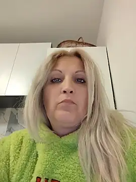 Divineblond online show from 5, 5, 2026