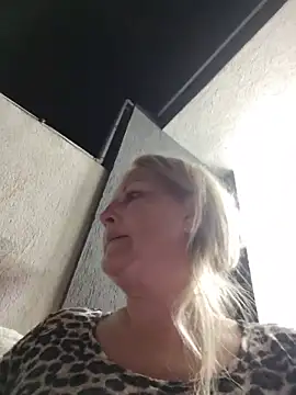 Divineblond online show from 7, 5, 2026
