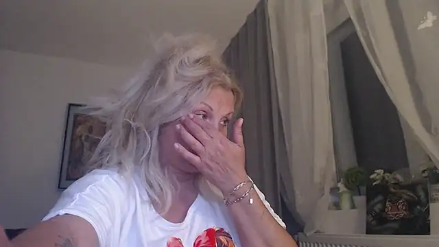 Divineblond online show from 8, 5, 2026