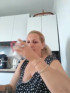Divineblond online show from 11, 5, 2026