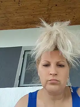Divineblond online show from 12, 5, 2026