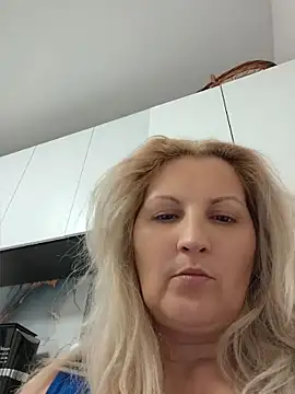 Divineblond online show from 13, 5, 2026