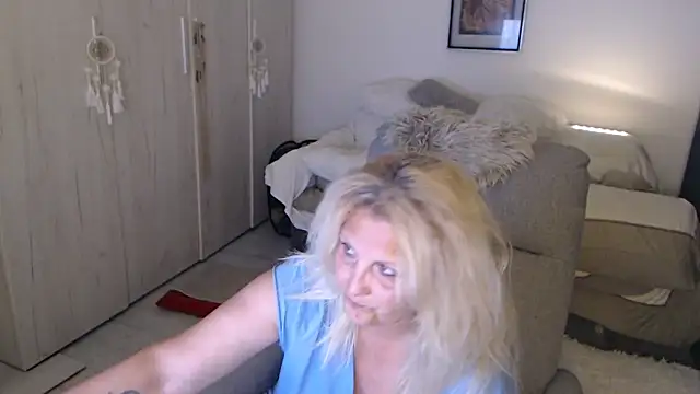 Divineblond online show from 15, 6, 2026