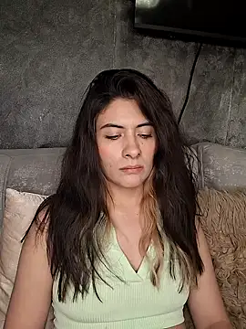 AshleyyHall online show from 17, 7, 2026