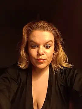 Maryquenn online show from 16, 5, 2026