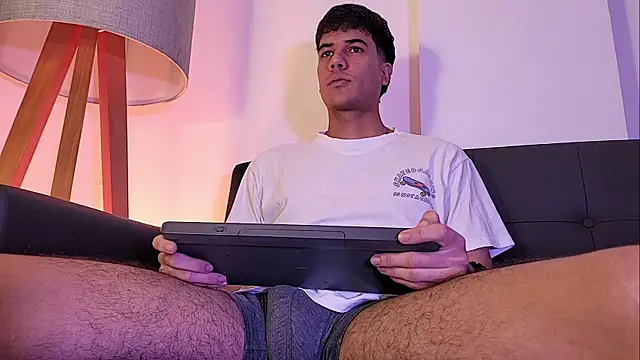 Derek stud  online show from 7, 6, 2026