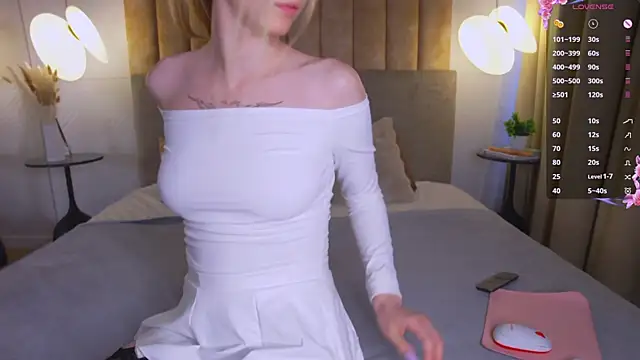Snapshot of Stefie_Wells chatting on 23, 7, 2026 Stefie Wells online show from 23, 7, 2026