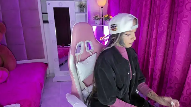 Lucy Doll8 online show from 30, 6, 2026
