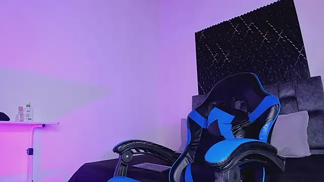 ThiagoSexy005 online show from 17, 7, 2026