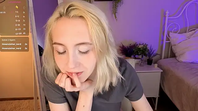 Elen Moore online show from 5, 5, 2026