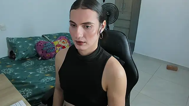  shantallskinny  online show from 13, 6, 2026