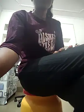 Snapshot of ESHA-LOVE chatting on 2, 5, 2026 ESHA-LOVE online show from 2, 5, 2026