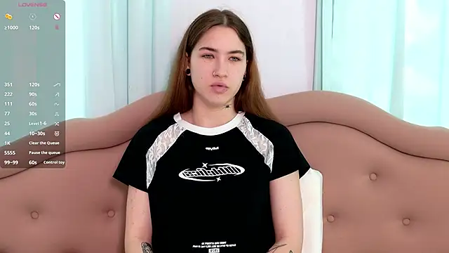 Snapshot of EvaAndLuna chatting on 20, 6, 2026 EvaAndLuna online show from 20, 6, 2026