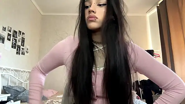 LouisePavlides online show from 4, 5, 2026