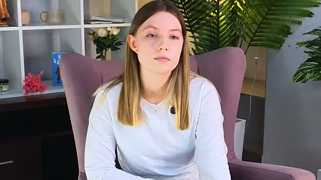 RebeccaAzim online show from 28, 4, 2026