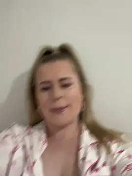 Snapshot of taylor-b chatting on 8, 5, 2026 taylor-b online show from 8, 5, 2026