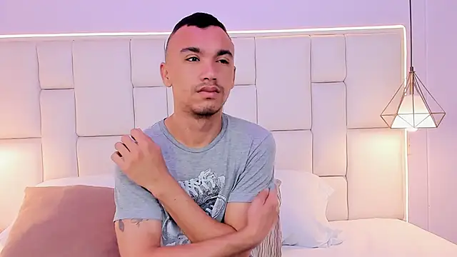 AndresSolorzano1 online show from 12, 5, 2026