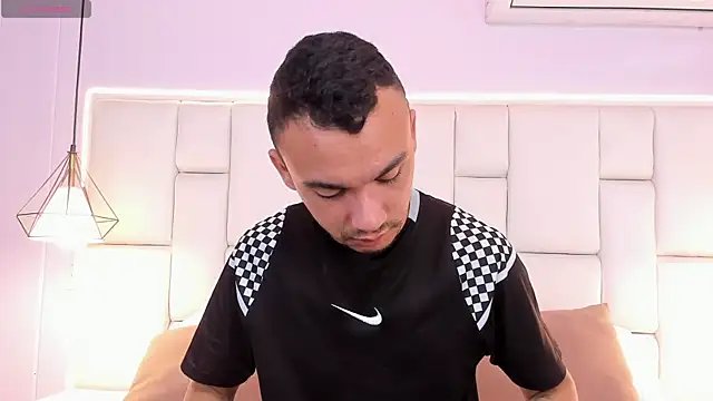 AndresSolorzano1 online show from 27, 5, 2026