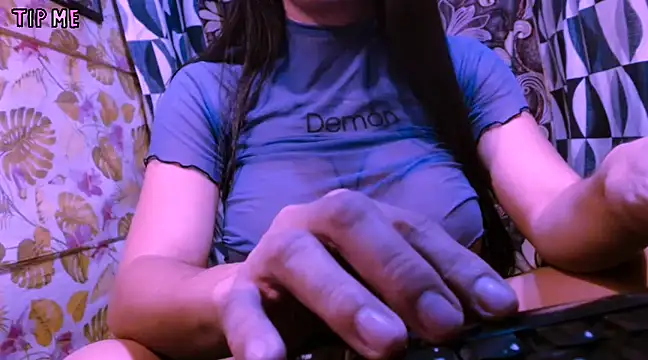 TSjuicyhotdrops online show from 10, 3, 2025