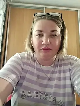 MiyaOlliver online show from 5, 6, 2026