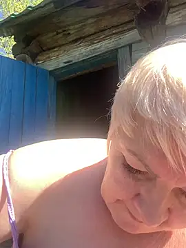 Laura Miillf online show from 10, 5, 2026